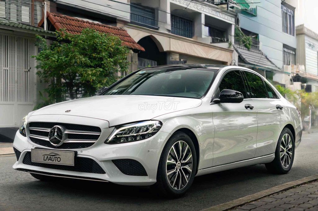 Mercedes C200 Faclift đklđ 2020- Trả trước 250Tr. Mua bán Ô tô tại Quận 7 Tp Hồ Chí Minh được đăng bởi Thanh Cường Long Anh hình 2
