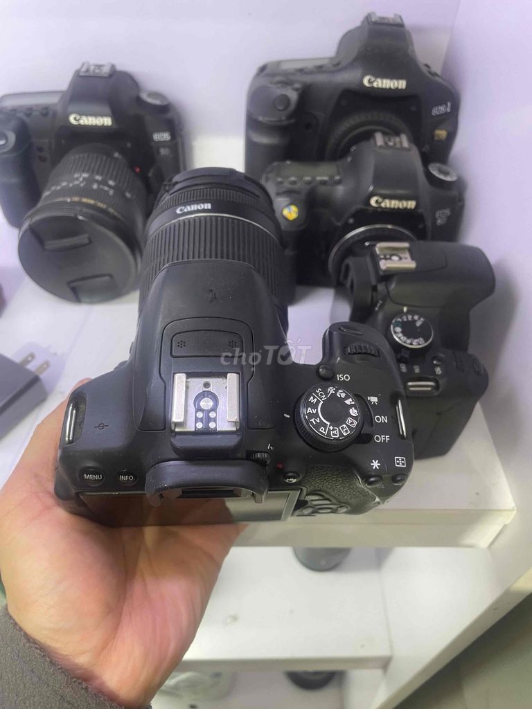 Máy ảnh Canon EOS 700D kèm lens 18 55. Mua bán Máy ảnh, Máy quay tại Quận Thanh Xuân Hà Nội được đăng bởi Hoàng Danh camera shop hình 1