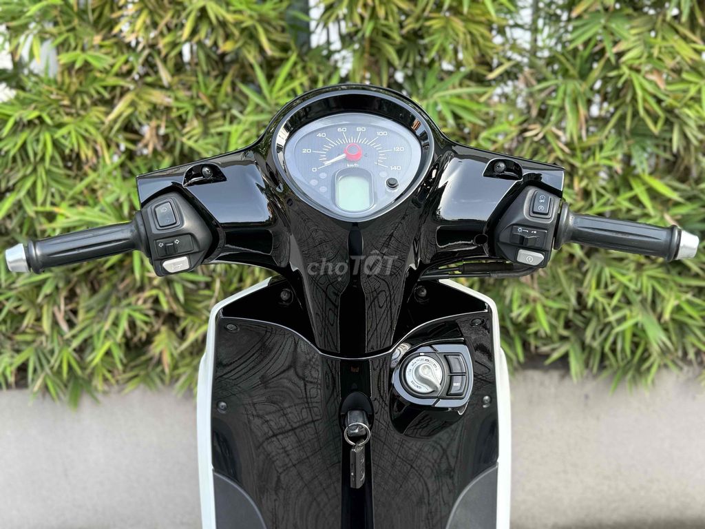 Janus bstp smakey trắng đen đẹp keng( bnx). Mua bán Xe máy tại Thành phố Thủ Đức Tp Hồ Chí Minh được đăng bởi cửa hàng xe máy Bốn Nguyễn quận 9 hình 4