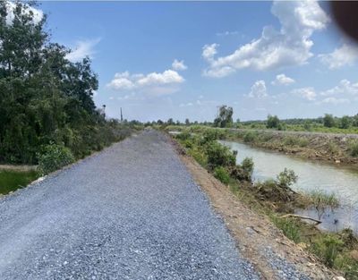 CẦN Bán Thổ Vườn 745m²(375m² thổ) mặt tiền kênh 8m(15m×49.65m). Mua bán đất tại Huyện Thủ Thừa Long An được đăng bởi MINH