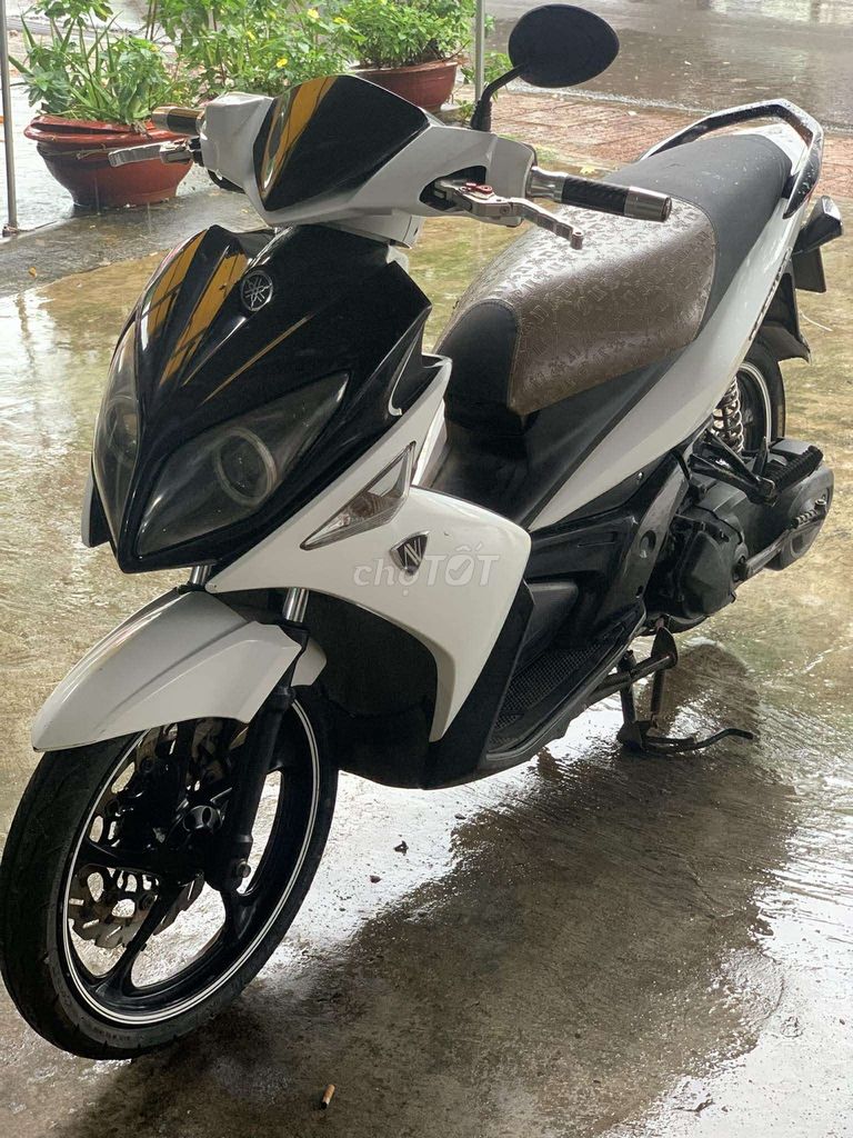 Yamaha Nouvo LX Trắng đen máy êm ngon chất. Mua bán Xe máy tại Thành phố Buôn Ma Thuột Đắk Lắk được đăng bởi XE MÁY ĐÔNG TÚ hình 2