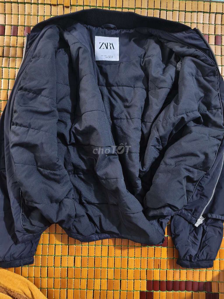 Áo khoác dù ZARA nam size M Đen. Mua bán Quần áo tại Huyện Phú Giáo Bình Dương được đăng bởi Đồ 2hand Chính Hãng hình 1