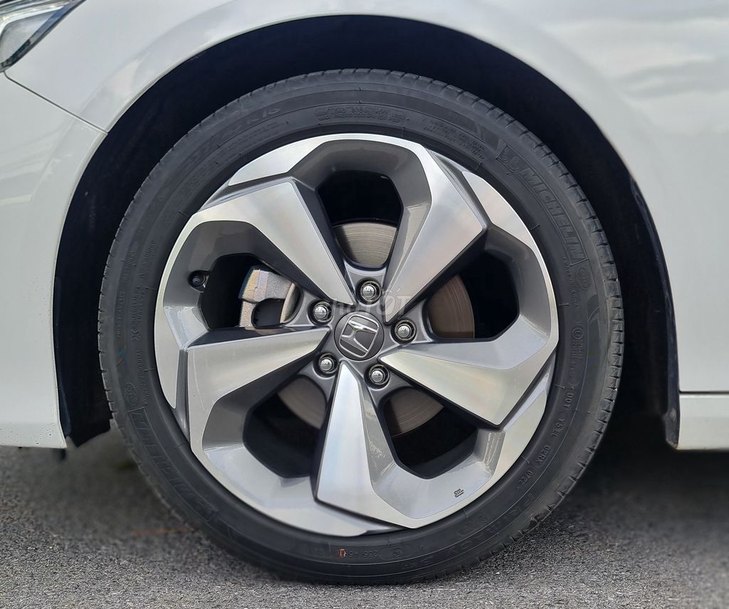 Honda Accord 2022 1.5 Turbo - 31000 km. Mua bán Ô tô tại Quận Cầu Giấy Hà Nội được đăng bởi ĐẶNG QUANG HUY hình 11