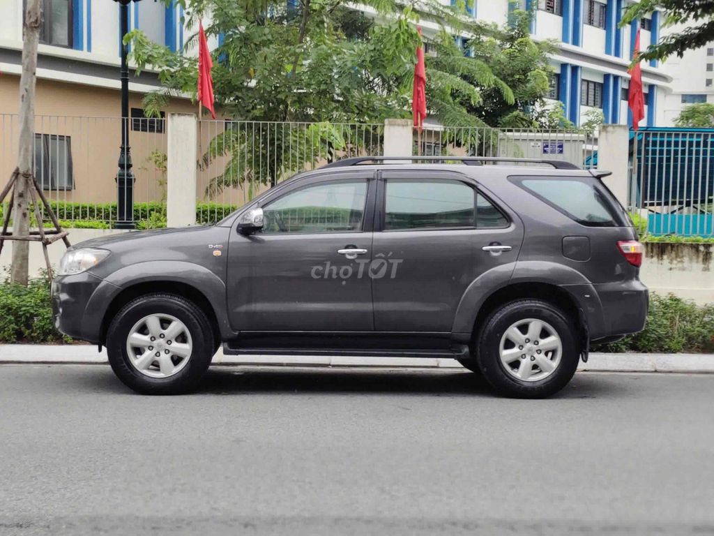Toyota Fortuner 2.5G số sàn máy dầu 2010 siêu đẹp. Mua bán Ô tô tại Quận Cầu Giấy Hà Nội được đăng bởi Cao Quý hình 5