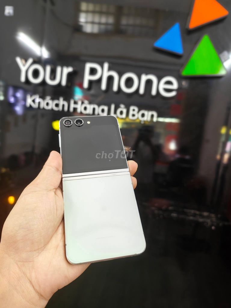 Samsung Z Flip 5 256GB Xanh mint Like New. Mua bán Điện thoại tại Quận Hải Châu Đà Nẵng được đăng bởi Your Phone hình 1