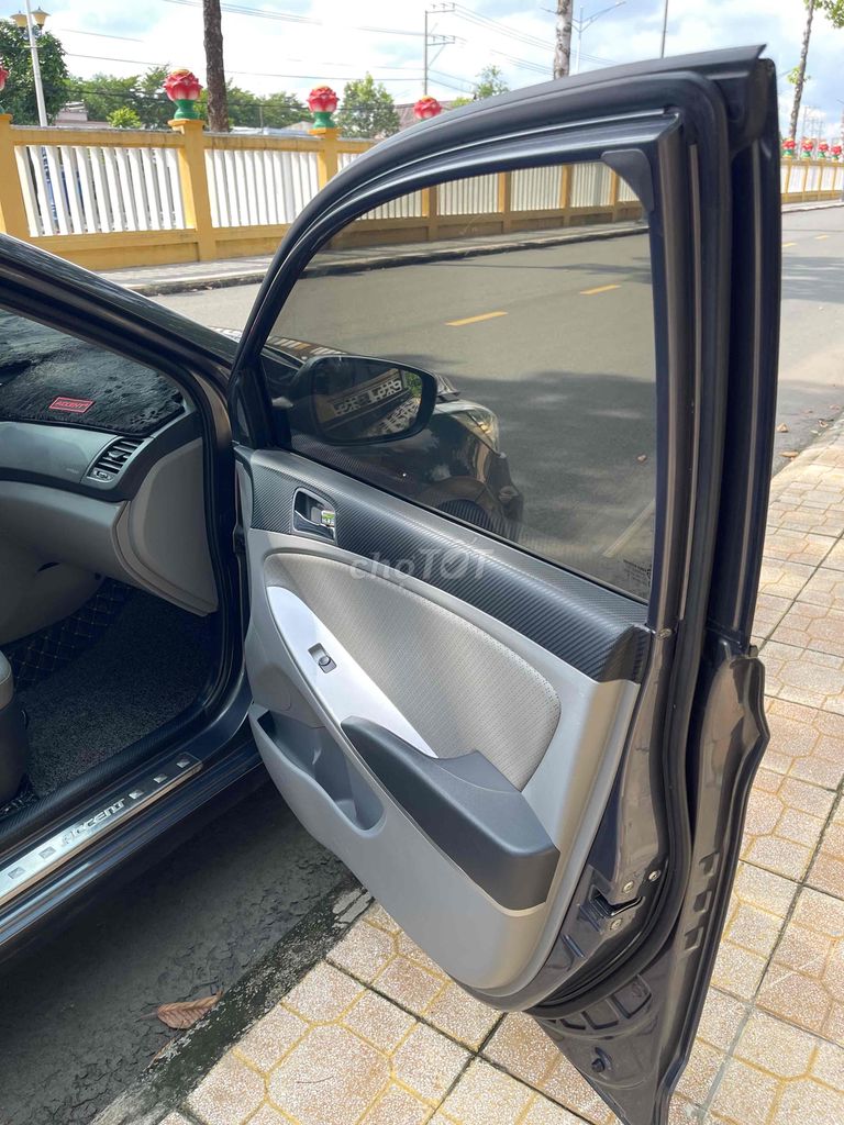 Hyundai Accent 2011 1.4 AT - 100000 km. Mua bán Ô tô tại Huyện Hòa Thành Tây Ninh được đăng bởi TrầnNhậtMinh hình 13