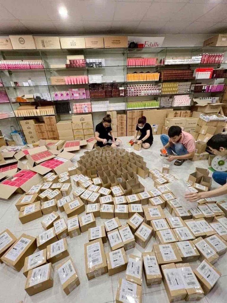 CẦN TUYỂN 5 BẠN ĐÓNG GÓI BAO ĂN Ở. Việc làm tại Quận Bình Tân Tp Hồ Chí Minh được đăng bởi CÔNG TY TNHH KIM LONG hình 3
