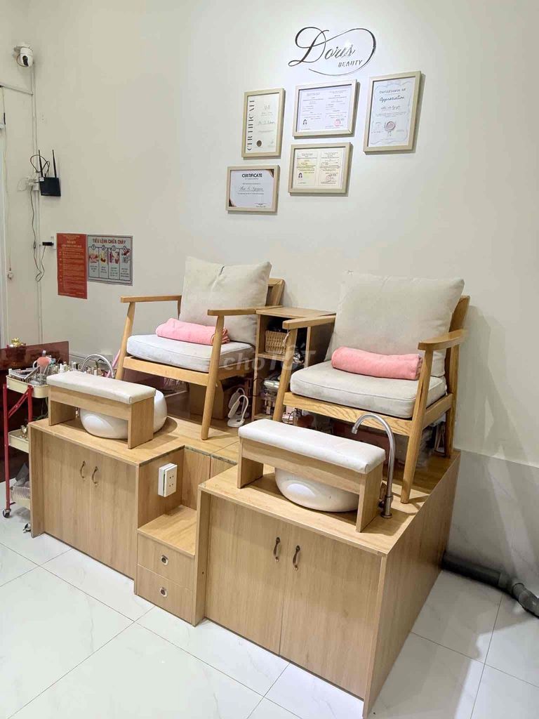 Bộ bục làm nail gỗ vàng nhạt. Mua bán Bàn ghế tại Quận 11 Tp Hồ Chí Minh được đăng bởi Thông Đỗ hình 1
