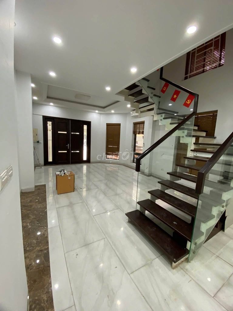 Аренда дома с садом в районе Тонг Кук 5, Тан Trieu, 100 кв.м, 4 этажа