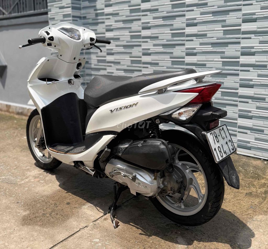 Honda Vision 2013 в хорошем ухоженном состоянии, тихий двигатель, номера Фуйен