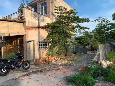 Cho thuê hoặc bán nhà , đất , 2 đất nền liền kề nhau , có sổ