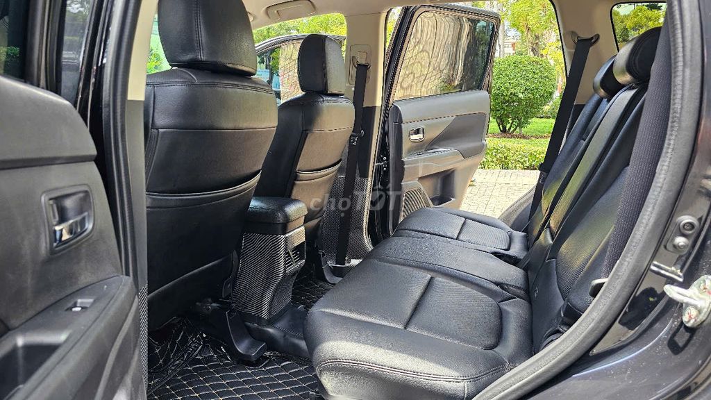 Mitsubishi Outlander 2019 2.0 CVT - 68000 km. Mua bán Ô tô tại Quận 10 Tp Hồ Chí Minh được đăng bởi Anh Thanh hình 10