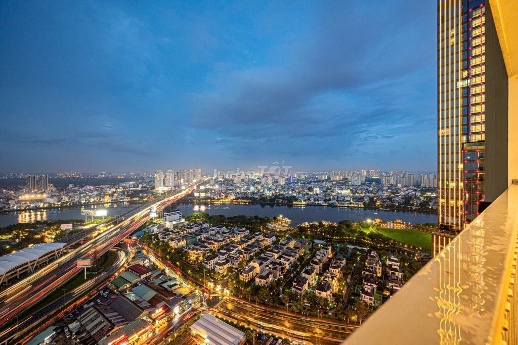 BÁN CĂN HỘ 2PN NỘI THẤT CAO CẤP, VIEW ĐẸP CỦA DỰ ÁN, VINHOMES