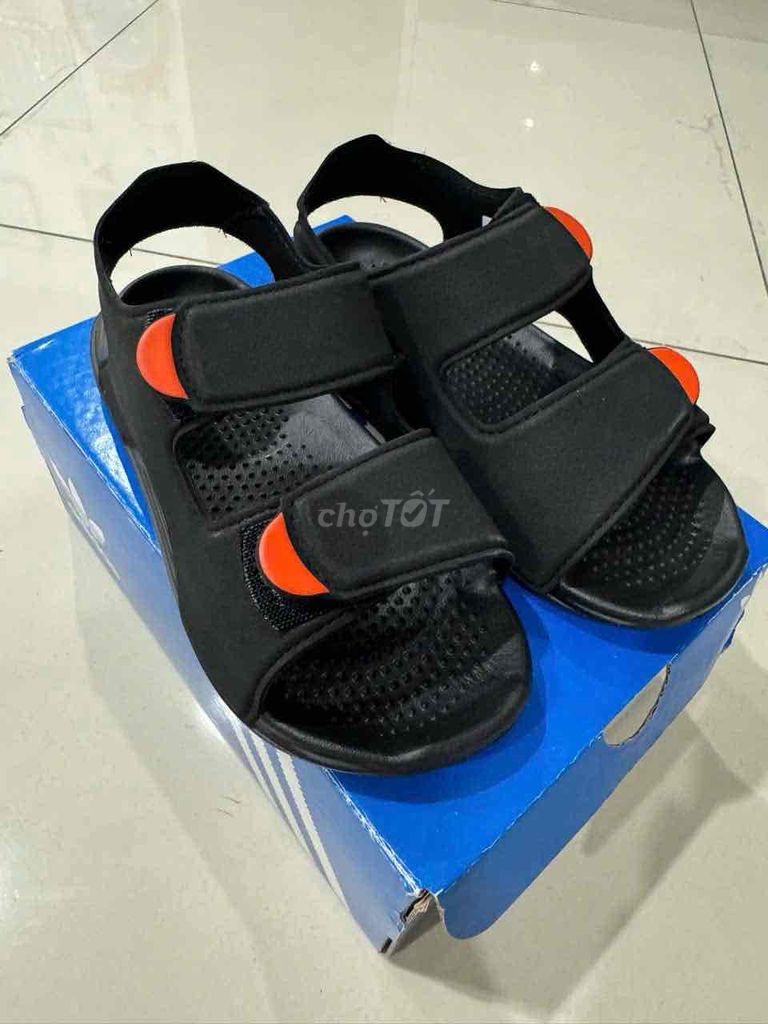 Giày Sandal Adidas mới 100%