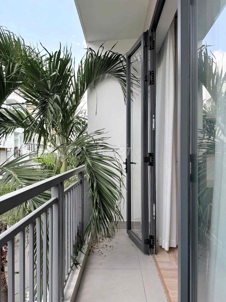 Studio Rộng 37m2 Ban Công Lớn Tại Điện Biên Phủ Gần Hutech, GTVT
