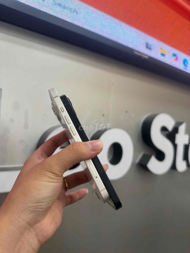 iPhone 13 128GB Đen Trắng Nguyên zin. Mua bán Điện thoại tại Thành phố Thủ Dầu Một Bình Dương được đăng bởi Bảo Long hình 1