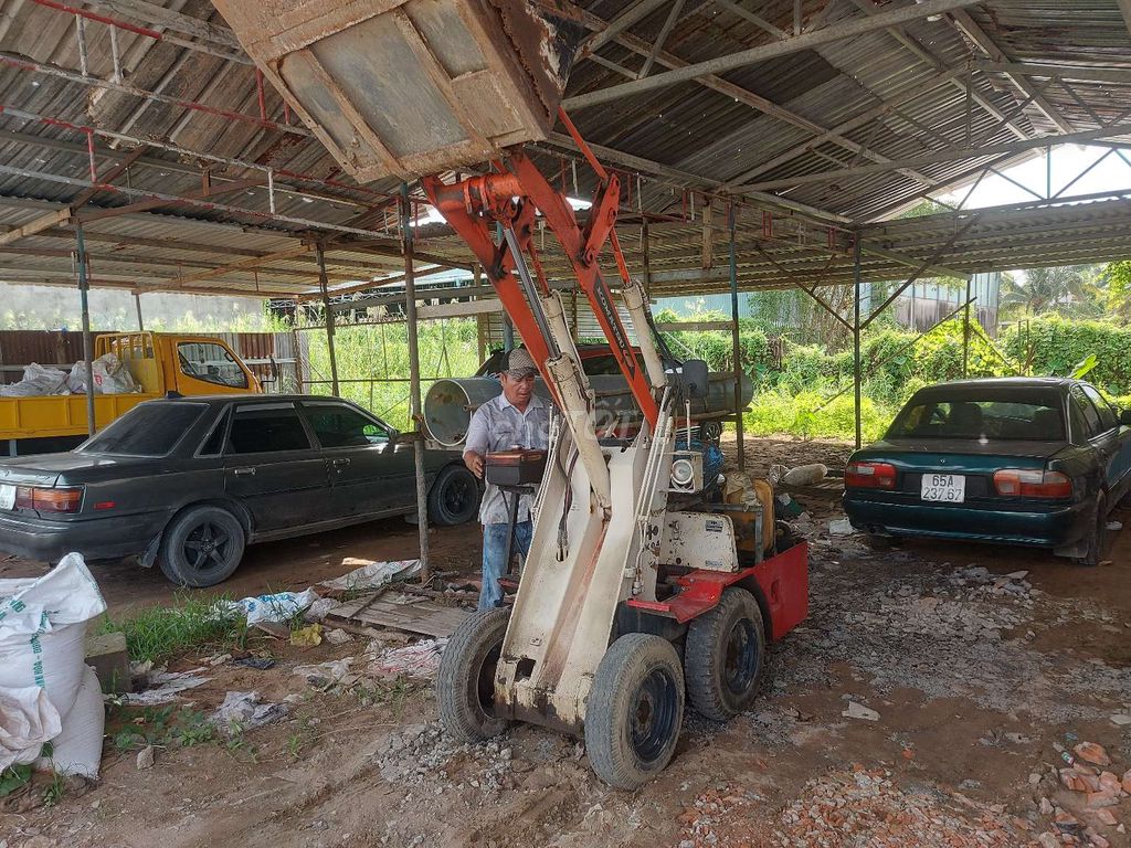XÚC LẬT KOMATSU CÒN ĐẸP. Mua bán Phương tiện khác tại Huyện Cái Bè Tiền Giang được đăng bởi AN hình 3