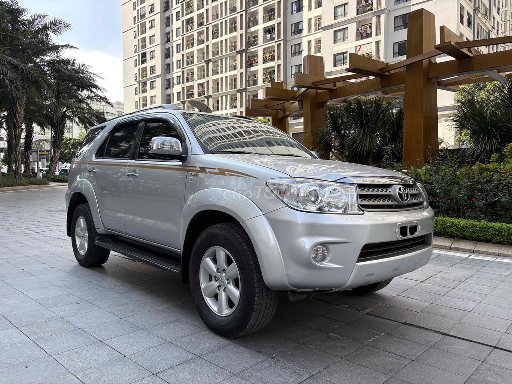 Toyota Fortuner 2011 2.5g máy dầu số sàn. Mua bán Ô tô tại Quận Hai Bà Trưng Hà Nội được đăng bởi Bùi hiển hình 2