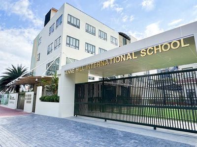 Nhân viên Vệ sinh Trường học