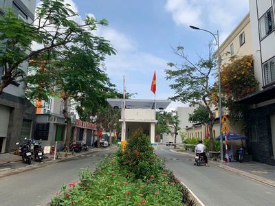 Bán gấp nhà phố The Seasons ngay Lotte giá 10.7 tỷ. DT 7x20 1T 3L ST. Mua bán nhà ở tại Thành phố Thuận An Bình Dương được đăng bởi MINH TRÍ