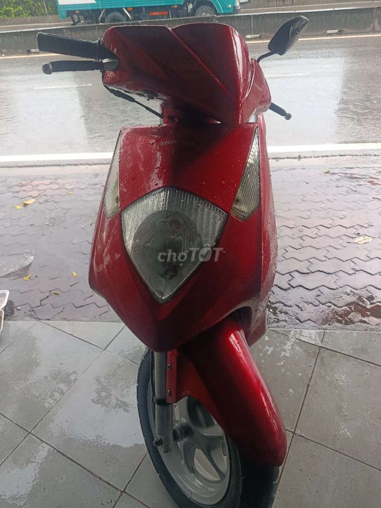 Honda Dylan 2023 красный