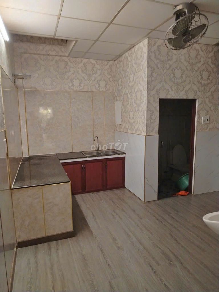 Cho thuê nhà ngay eaon tân phú, dt 4x15m 2 Pn,  trệt + lửng đúc - ảnh 3