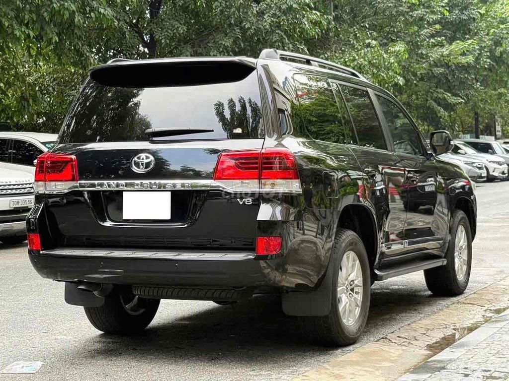 Toyota LandCruiser VX 4.6 V8 sx 2020 màu đen. Mua bán Ô tô tại Quận Cầu Giấy Hà Nội được đăng bởi Cao Quý hình 6