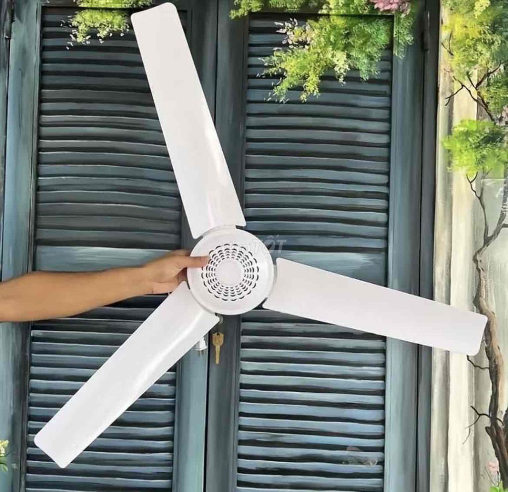 Quạt trần mini 3 cánh Trắng. Mua bán Quạt tại Quận 12 Tp Hồ Chí Minh được đăng bởi Phạm Thị Khánh Hoà hình 1