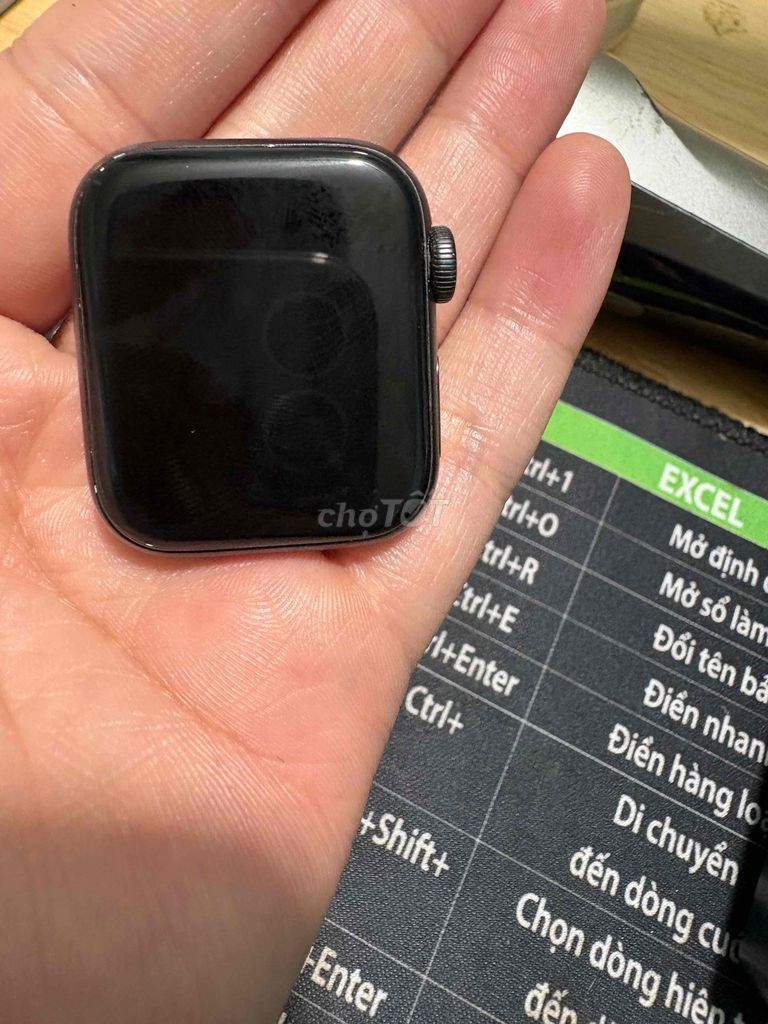 Apple Watch SE Gen 1 Nhôm Đen 40mm. Mua bán Thiết bị đeo thông minh tại Thành phố Bắc Ninh Bắc Ninh được đăng bởi Twin hình 1