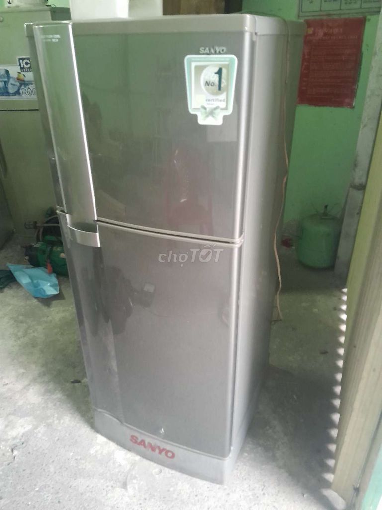 Cần bán tủ lạnh sanyo 170L