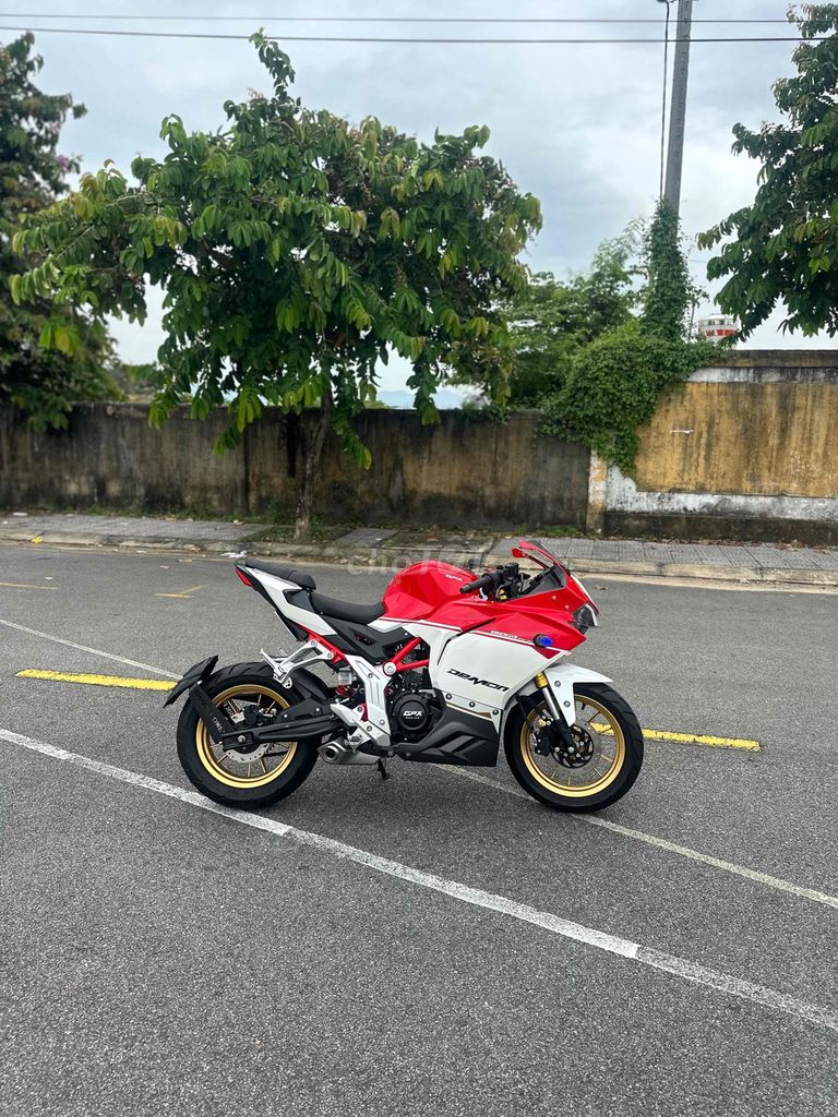 Gpx demon lướt 9.000km siêu đẹp. Mua bán Xe máy tại Quận Thanh Khê Đà Nẵng được đăng bởi Ku Tý hình 1