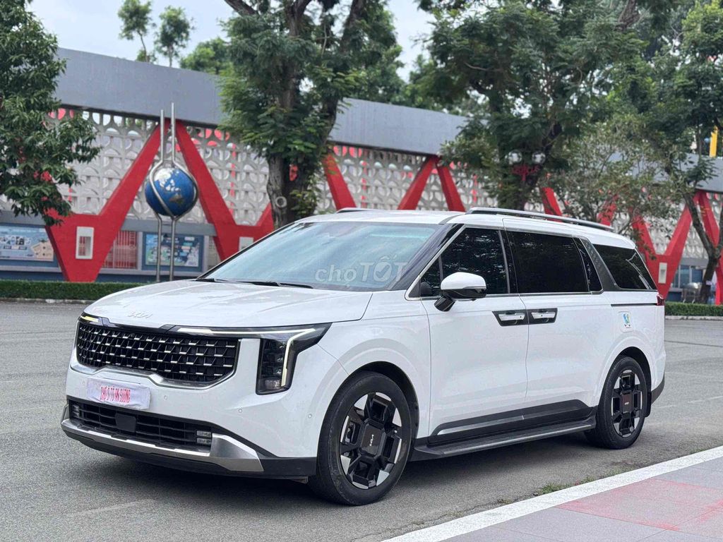 Kia Carnival 2024 Premium 8 мест Белый