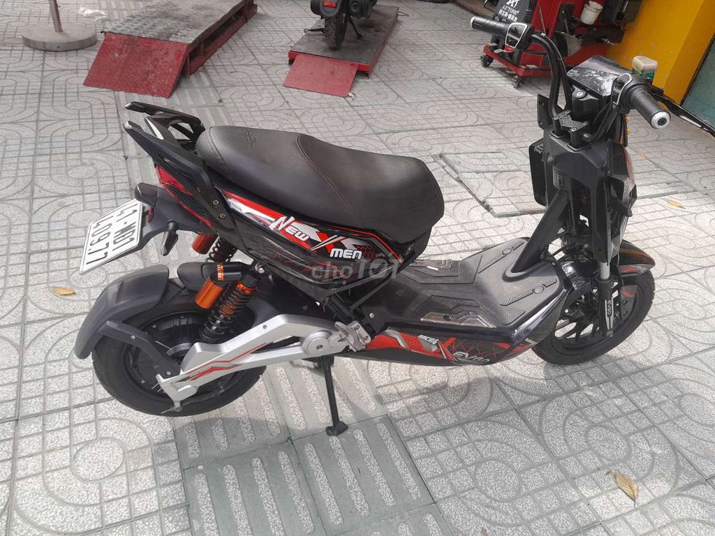 Xe máy điện XMEN NEW Đen đỏ 99% mới. Mua bán Xe điện tại Quận 5 Tp Hồ Chí Minh được đăng bởi Nguyễn Nam hình 1