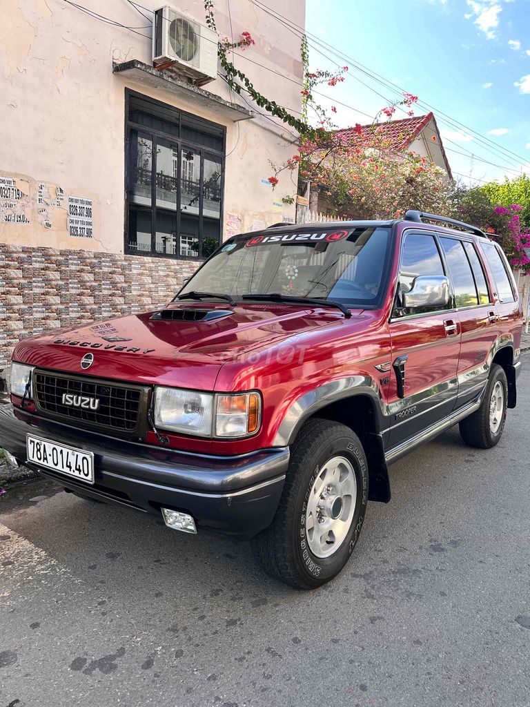 Isuzu Trooper 1999 photo 2