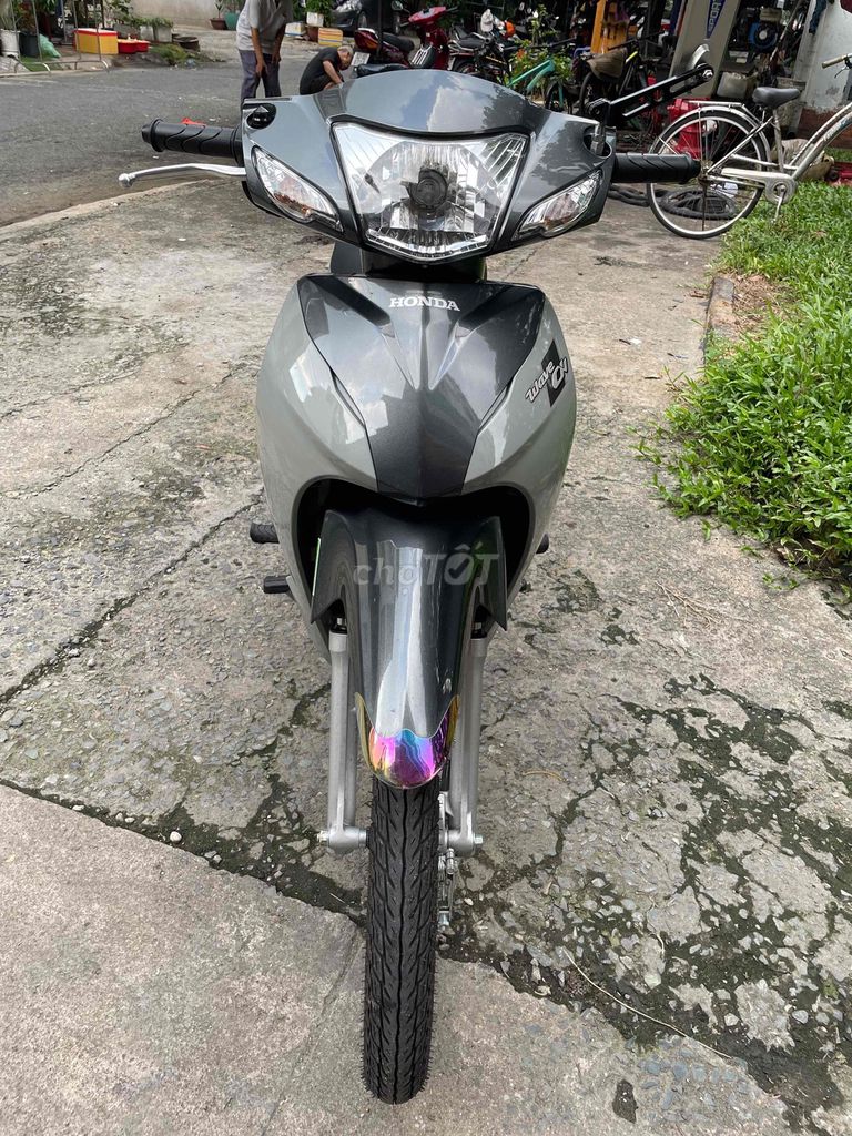 Пляж Honda Wave A 2026 1000 км в Хошимине