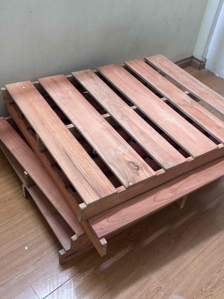 Giường ngủ pallet Gỗ 1m6x2m Nâu gỗ. Mua bán Giường, chăn ga gối nệm tại Quận Hai Bà Trưng Hà Nội được đăng bởi Bảo Ngọc hình 1