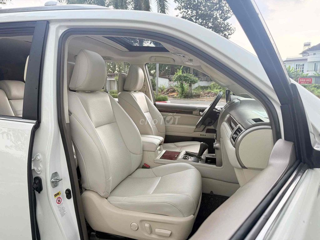 Lexus GX 460 up full model 2020 siêu mới rất đẹp. Mua bán Ô tô tại Thành phố Thủ Dầu Một Bình Dương được đăng bởi Dương Tuấn Anh hình 8