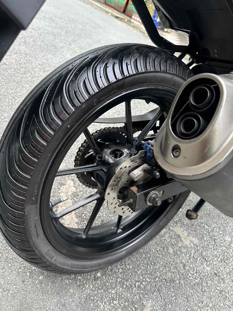 su bandit150. Mua bán Xe máy tại Quận Tân Bình Tp Hồ Chí Minh được đăng bởi Huyền hình 7