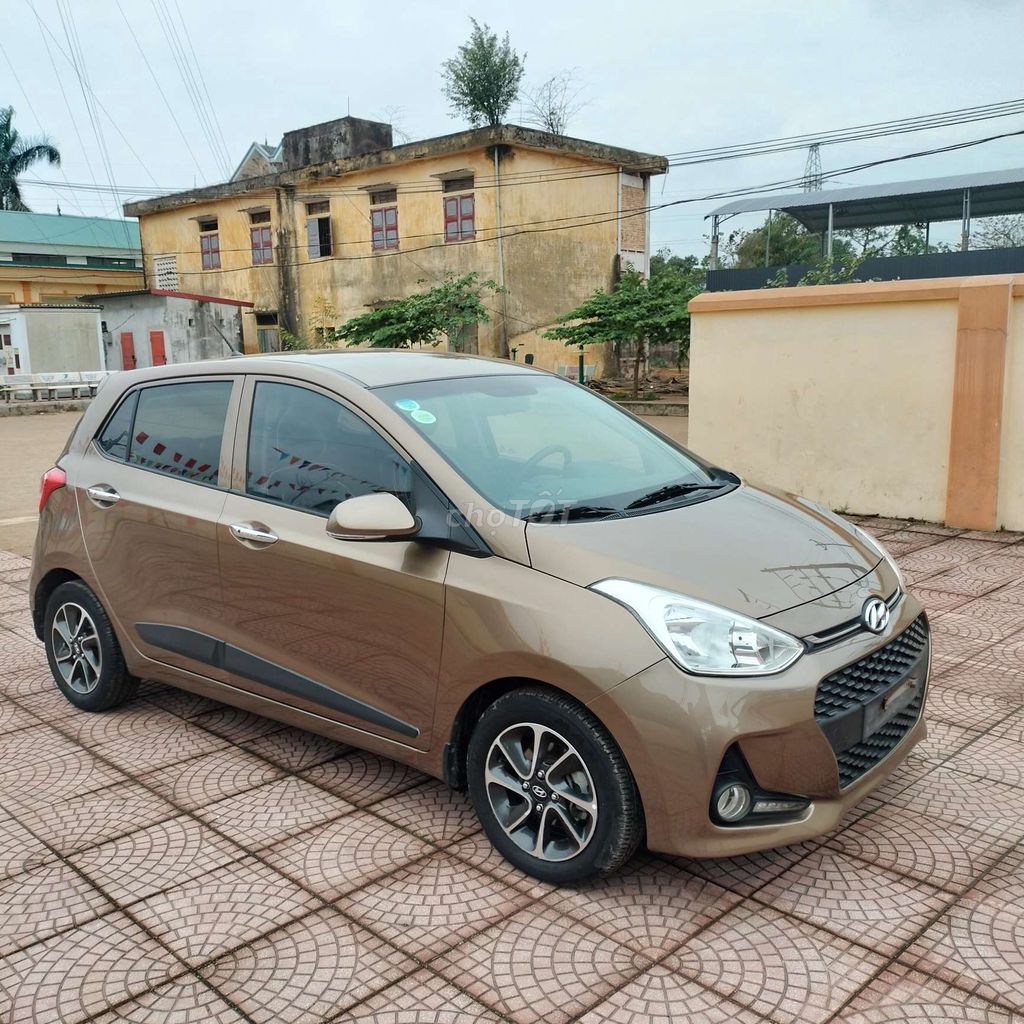 Hyundai Grand i10 2017 Grand 1.0 AT - 10000 km