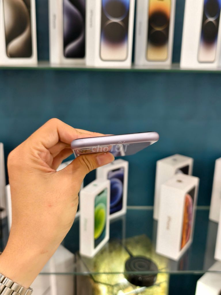 SALE iPhone 11 128GB Tím chuẩn zin nguyên bản. Mua bán Điện thoại tại Quận Phú Nhuận Tp Hồ Chí Minh được đăng bởi TYMO Việt Nam hình 4