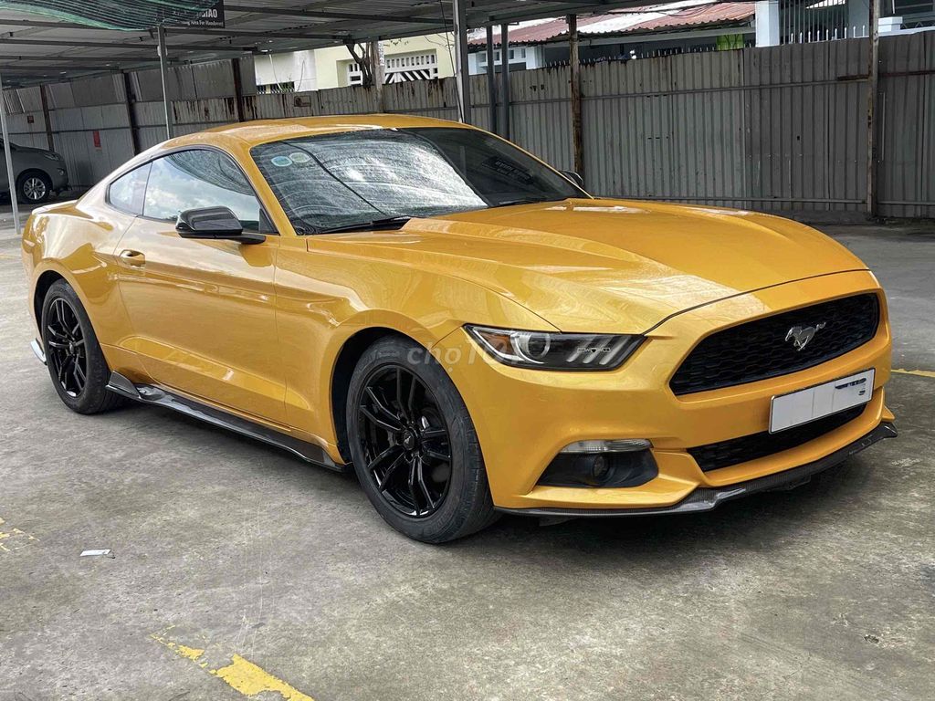 Ford Mustang Cũ 2.3L AT 2014 - 80000 km ốp Carbon. Mua bán Ô tô tại Quận Gò Vấp Tp Hồ Chí Minh được đăng bởi Ô Tô Cũ hình 5