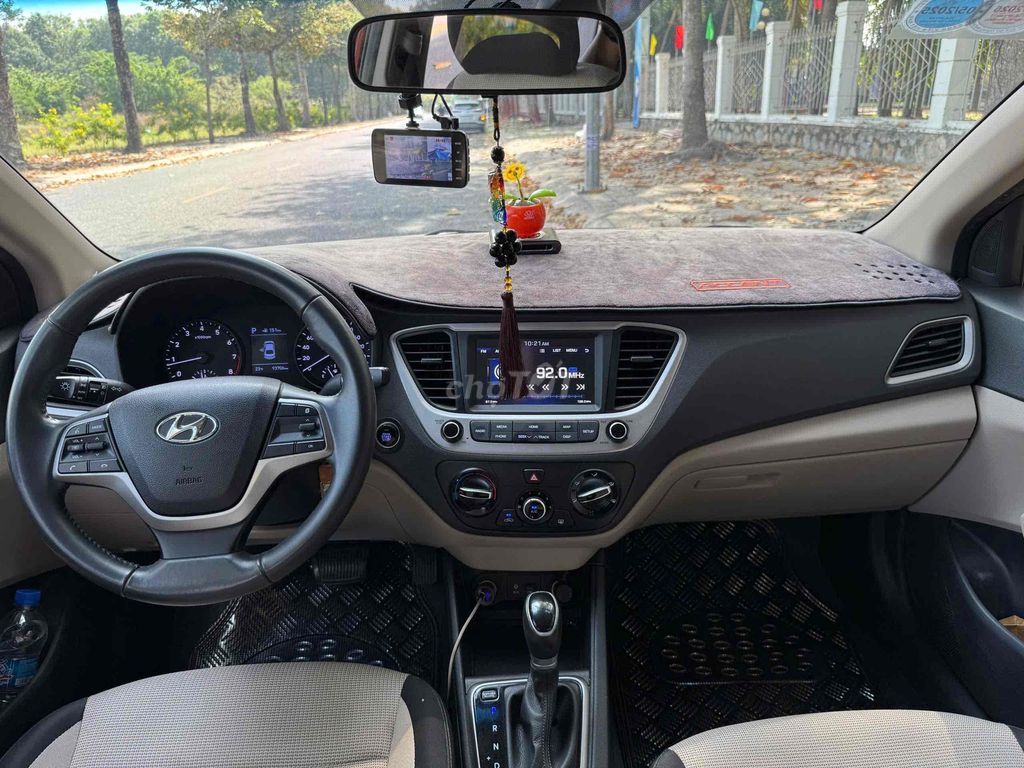 Hyundai Accent 2019 1.4 AT - 930000 km