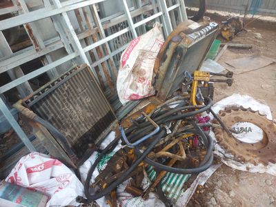 CẮT THỊT KOMATSU P60-5, ZIN LẮM. Mua bán Phương tiện khác tại Huyện Cái Bè Tiền Giang được đăng bởi AN