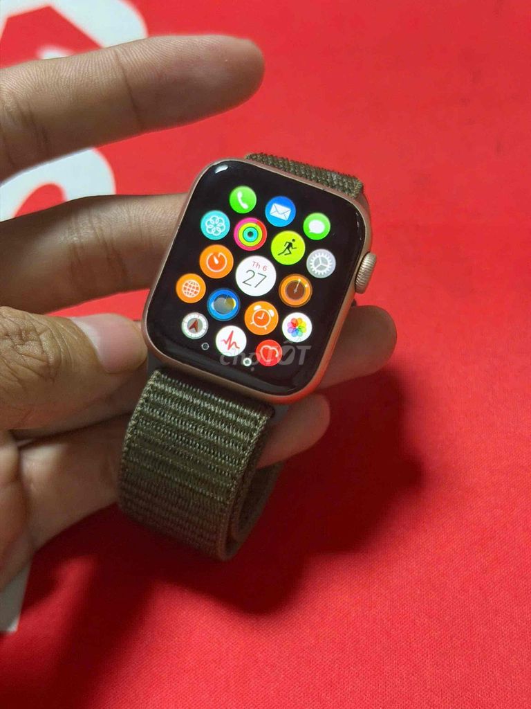Apple Watch Vàng hồng. Mua bán Thiết bị đeo thông minh tại Quận 7 Tp Hồ Chí Minh được đăng bởi Trâm bán táo  hình 1