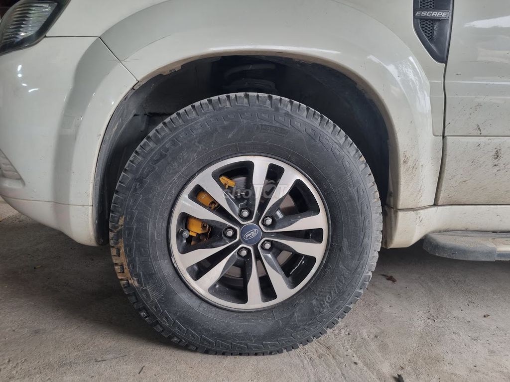 Ford Escape XLS 2010 - Xe gia đình gầm cao, máy êm. Mua bán Ô tô tại Huyện Thanh Trì Hà Nội được đăng bởi Xuan Tran hình 8