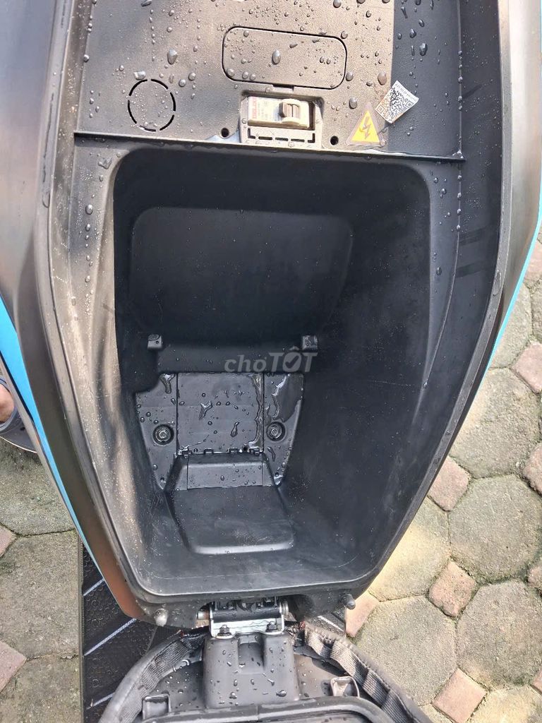 Электрический скутер Yadea Voltguard P 2025, черный, красный, 99,47 км