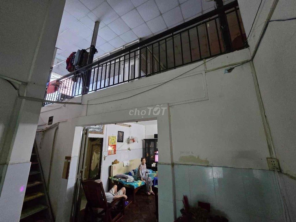 Gấp 50tr/m2 nhà 120m2 PVĐồng nở 8m