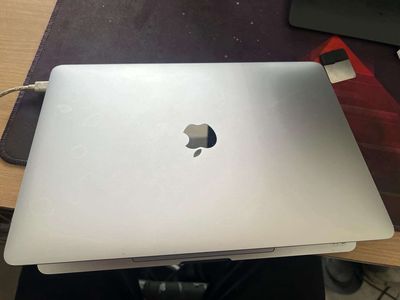 Macbook pro 2016
i5/8/512