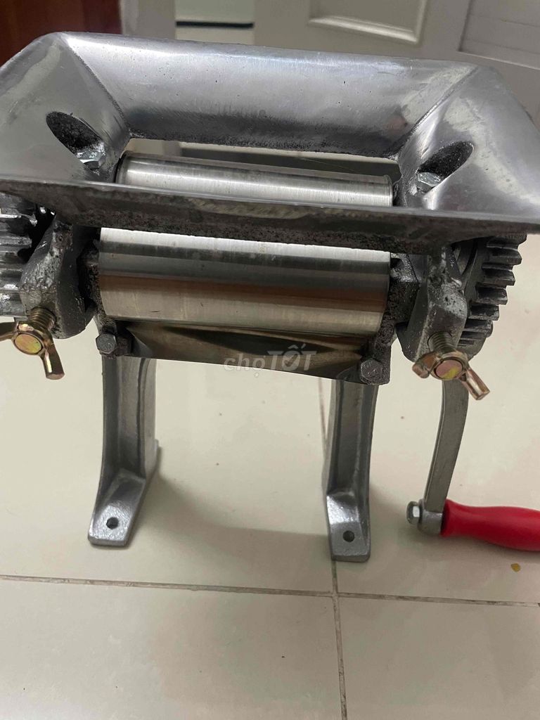 Máy cán khô mực quay tay kim loại đã sử dụng. Mua bán Dụng cụ nhà bếp tại Quận 12 Tp Hồ Chí Minh được đăng bởi nguyen dinh phong linh hình 1