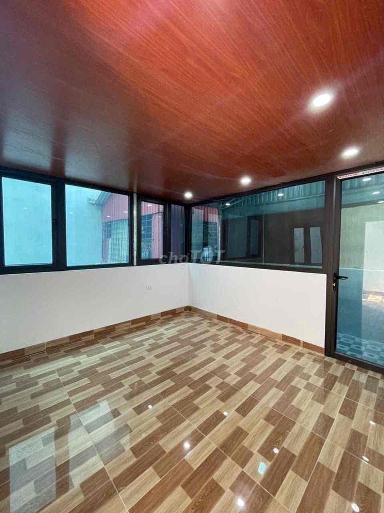 Красивый дом Ким Ма, Ба Динь. 30 м2, 4 т, 3 спальни. 12 стр.